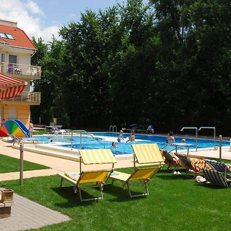 Panorama Wellness Apartman Hotel Hajdúszoboszló Rum bild