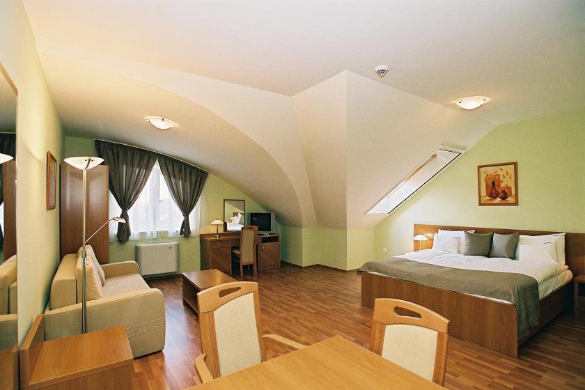 Panorama Wellness Apartman Hotel Hajdúszoboszló Rum bild